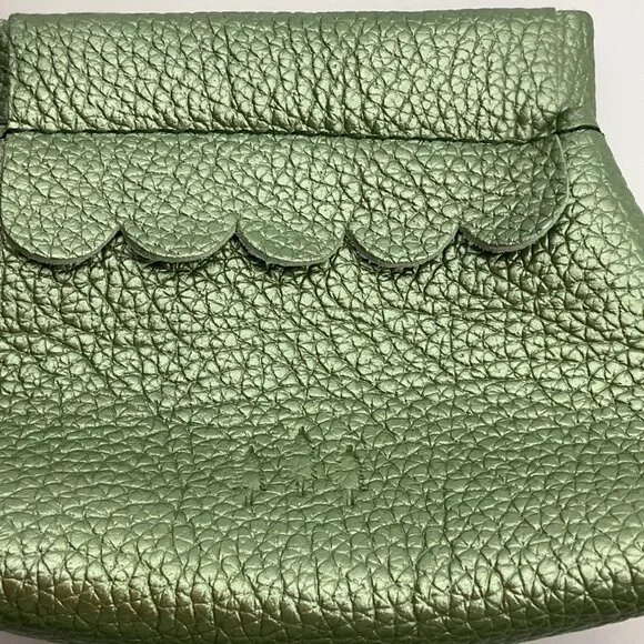 Portland Leather Goods Metallic Green Scalloped Leather Coin Purse Penny Pouch - Picture 2 of 11